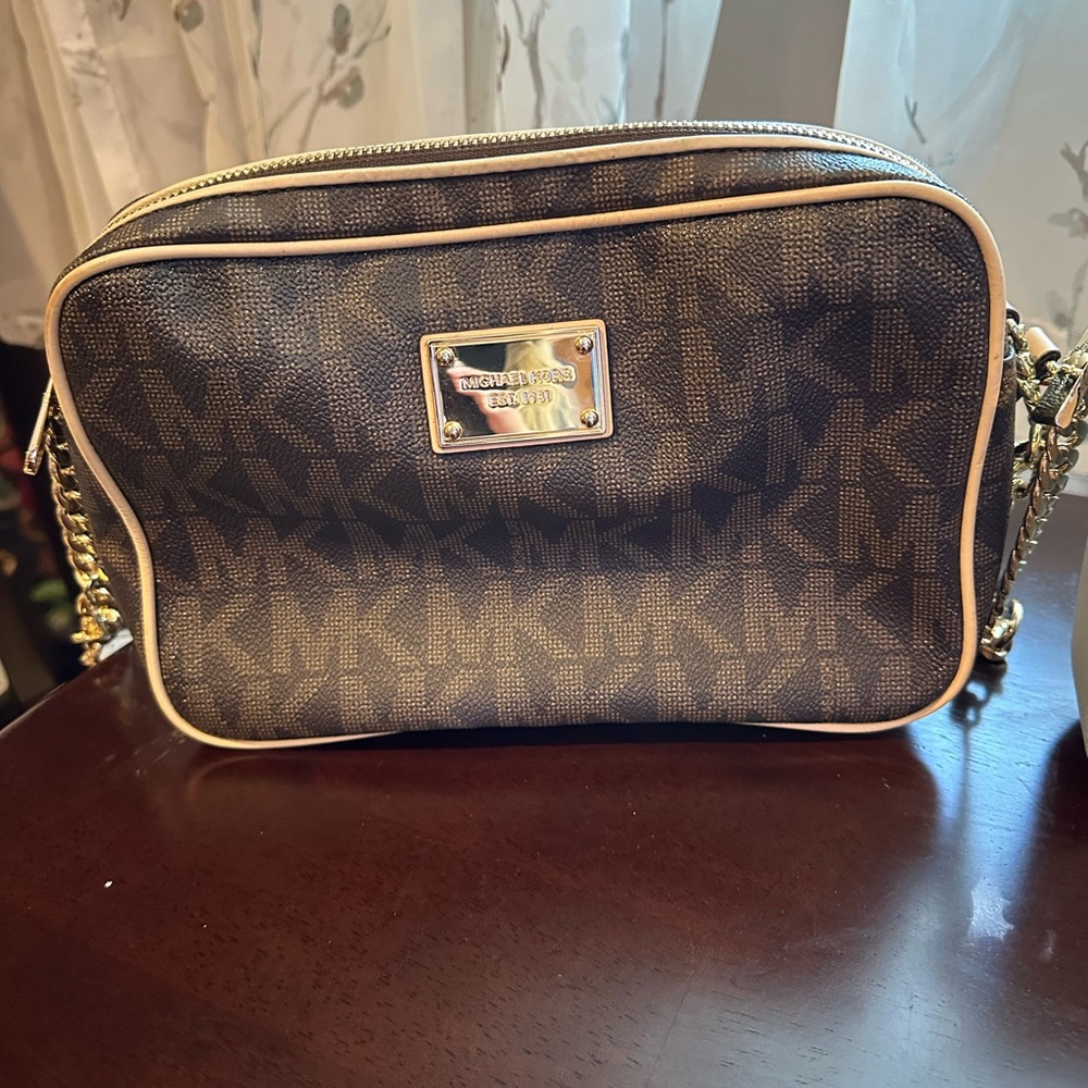 Michael Kors Jet Set Travel Monogram
